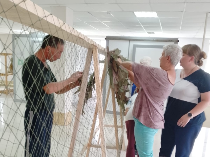 Производство маскировочных сетей организовали в Яснинском пансионате в Забайкалье